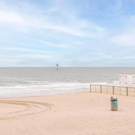 In Near Zeedijk Daire *