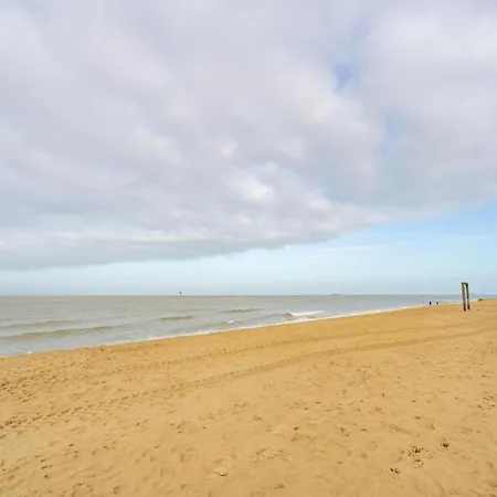 In Near Zeedijk Daire *