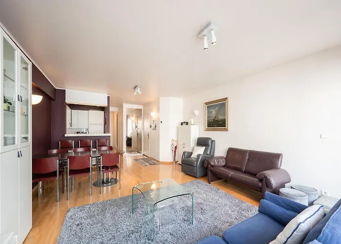 דירה In Near Zeedijk *