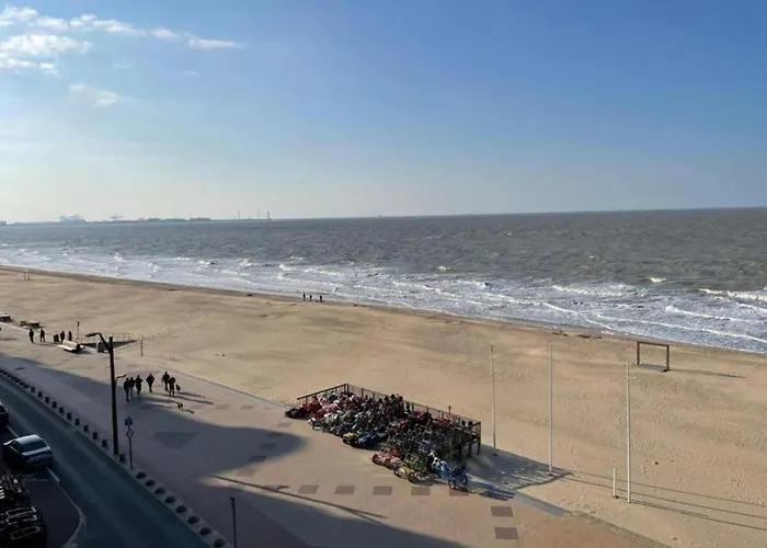 In Near Zeedijk דירה