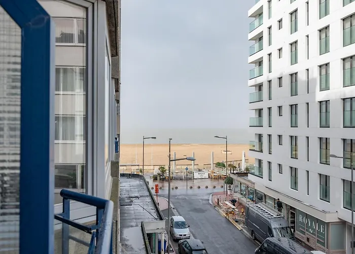 In Near Zeedijk דירה *